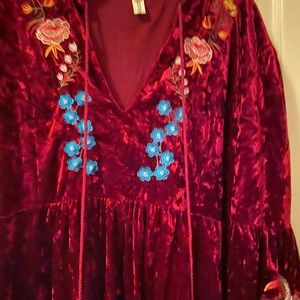 Crush velvet dress embroidered. Wine color